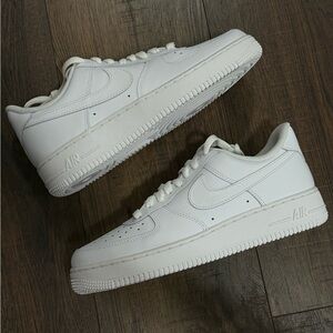Nike Air Force 1 Triple White